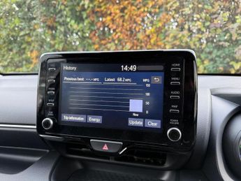 Toyota Yaris 1.5 VVT-h Design E-CVT Euro 6 (s/s) 5dr