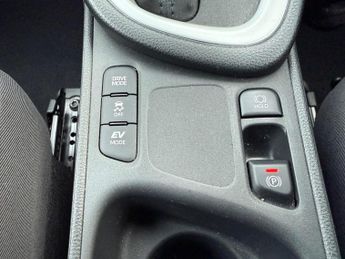 Toyota Yaris 1.5 VVT-h Design E-CVT Euro 6 (s/s) 5dr