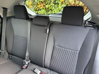 Toyota Yaris 1.5 VVT-h Design E-CVT Euro 6 (s/s) 5dr