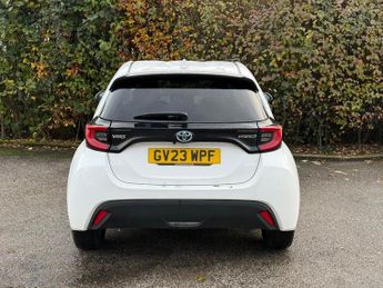 Toyota Yaris 1.5 VVT-h Design E-CVT Euro 6 (s/s) 5dr