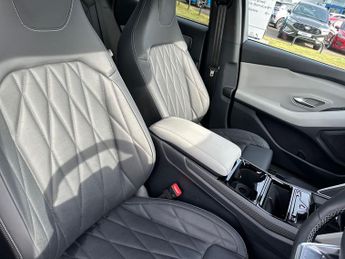 Ford Explorer 5Dr Premium Extended Range 2WD Auto