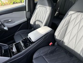 Ford Explorer 5Dr Premium Extended Range 2WD Auto