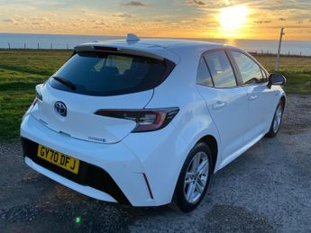 Toyota Corolla 1.8 VVT-h Icon Tech Hatchback 5dr Petrol Hybrid CVT Euro 6 (s/s)