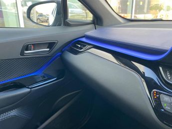 Toyota CHR 1.8 VVT-h Dynamic CVT Euro 6 (s/s) 5dr
