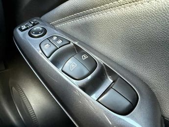 Nissan Juke 1.0 DiG-T N-Connecta 5dr DCT
