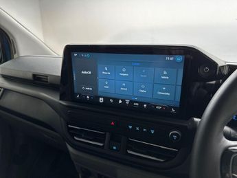 Ford Transit Custom 320 SWB Limited 65kWh 100kw / 136PS Auto