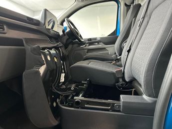 Ford Transit Custom 320 SWB Limited 65kWh 100kw / 136PS Auto