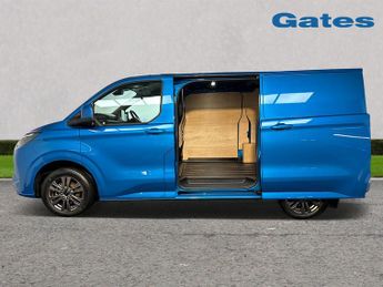 Ford Transit Custom 320 SWB Limited 65kWh 100kw / 136PS Auto