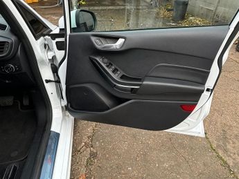 Ford Fiesta 5Dr ST-Line Vignale 1.0 MHEV 125PS Auto