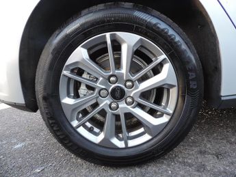 Ford Focus 1.0 EcoBoost Hybrid mHEV Titanium 5dr Auto