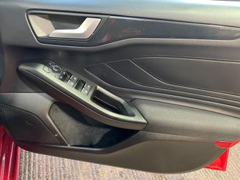 Ford Focus 5Dr ST-Line 1.0 MHEV 155PS Auto