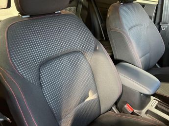 Ford Focus Estate ST-Line 1.0 MHEV 155PS Auto