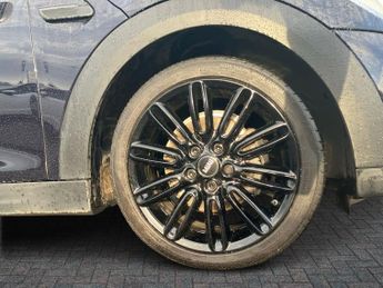 MINI HATCHBACK 1.5 Cooper Exclusive 5dr Auto