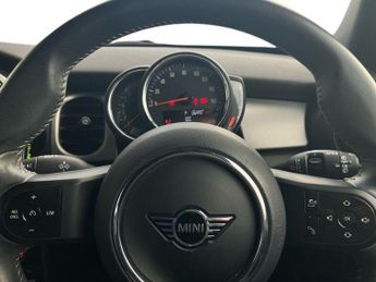 MINI HATCHBACK 1.5 Cooper Exclusive 5dr Auto
