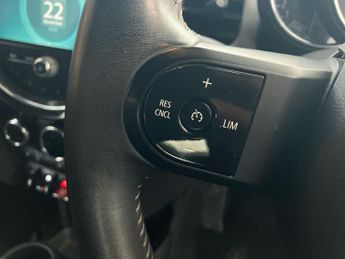 MINI HATCHBACK 1.5 Cooper Exclusive 5dr Auto