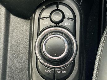 MINI HATCHBACK 1.5 Cooper Exclusive 5dr Auto