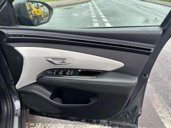 Hyundai Tucson 5Dr Ultimate 1.6 TGDi Hybrid 230 2WD Auto