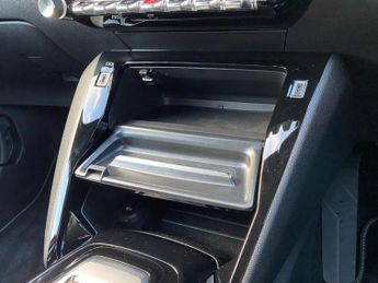 Peugeot 208 1.2 HYBRID GT e-DSC6 Euro 6 (s/s) 5dr