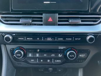 Kia Niro 1.6 GDi Hybrid 2 5dr DCT