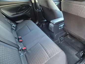 Toyota Yaris 1.5 VVT-h Design E-CVT Euro 6 (s/s) 5dr