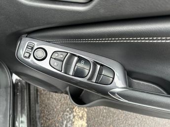 Nissan Juke 5Dr N-Connecta 1.0 DiG-T 114PS Auto