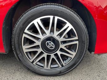 Toyota AYGO 1.0 VVT-i x-clusiv Hatchback 5dr Petrol x-shift Euro 6 (71 ps)