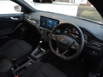 Ford Focus 1.0 EcoBoost Hybrid mHEV 155 ST-Line 5dr Auto Estate.