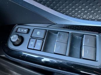 Toyota C-HR 1.8 Hybrid Design 5dr CVT