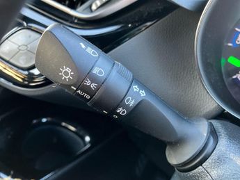 Toyota C-HR 1.8 Hybrid Design 5dr CVT