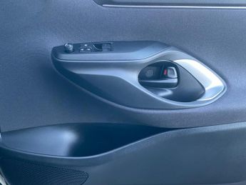 Toyota Yaris 1.5 VVT-h Icon E-CVT Euro 6 (s/s) 5dr