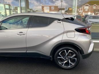 Toyota CHR 1.8 VVT-h GPF Design SUV 5dr Petrol Hybrid CVT Euro 6 (s/s) (122