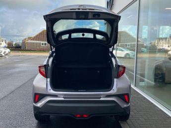 Toyota CHR 1.8 VVT-h GPF Design SUV 5dr Petrol Hybrid CVT Euro 6 (s/s) (122