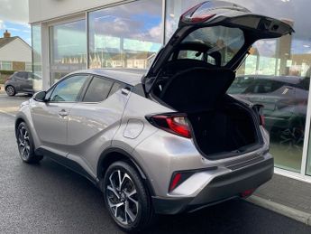 Toyota CHR 1.8 VVT-h GPF Design SUV 5dr Petrol Hybrid CVT Euro 6 (s/s) (122