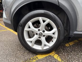 Nissan Juke 1.0 DiG-T 114 N-Connecta 5dr DCT
