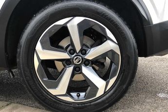 Nissan Qashqai 1.3 DiG-T MH 158 N-Connecta 5dr Xtronic