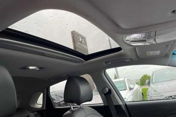 Hyundai Kona Ultimate 64kWh EV (204ps)