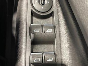 Ford Kuga 2.0 TDCi (150PS) 6 spd Titanium Edition 2WD 5dr.