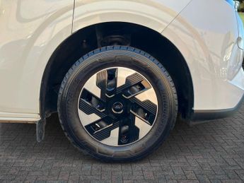 Ford Transit Custom 100kW 65kWh H1 Van Trend Auto