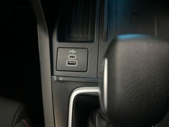 Ford Puma 5Dr ST-Line 1.0 MHEV 125PS Auto