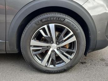 Peugeot 3008 1.2 PureTech Allure Premium+ 5dr EAT8