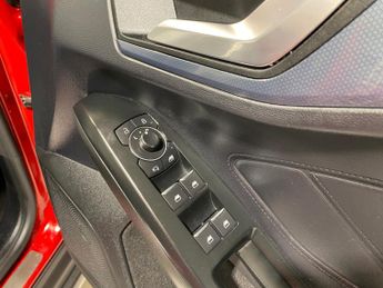 Ford Focus 1.0 Turbo EcoBoost (155PS) mHEV Automatic Active Vignale 5dr Est