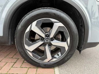 Nissan Qashqai 1.3 DIG-T (158ps) N-Connecta