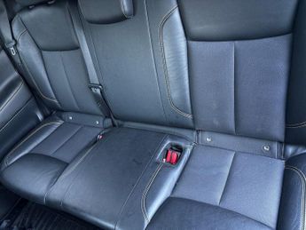 Nissan Navara Double Cab Pick Up N-Guard 2.3dCi 190 TT 4WD Auto