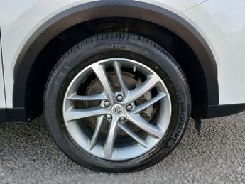 MG HS 1.5 T-GDI PHEV Exclusive 5dr Auto