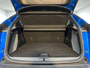 Peugeot 2008 5Dr GT Premium 100kW 50kWh Auto Estate