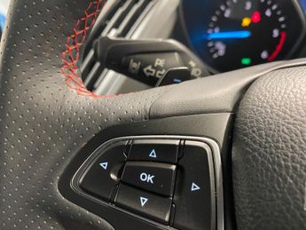 Ford Kuga 2.0 TDCi (120PS) Automatic ST-Line X 2WD 5dr**HIGH SPEC**