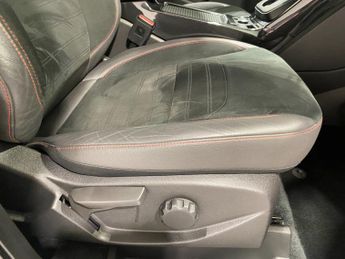 Ford Kuga 2.0 TDCi (120PS) Automatic ST-Line X 2WD 5dr**HIGH SPEC**