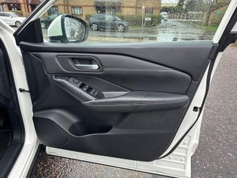 Nissan Qashqai 5Dr N-Connecta 1.3 MHEV 158PS Auto