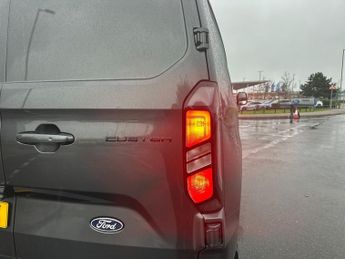 Ford Transit Custom 320 LWB 2.0 Tdci Limited 136PS Auto