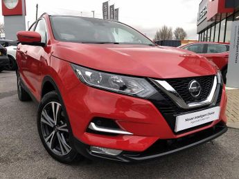 Nissan Qashqai 1.3 DiG-T N-Connecta 5dr [Glass Roof Pack]